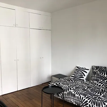 Deux Pieces Parc Buttes Chaumont شقة باريس